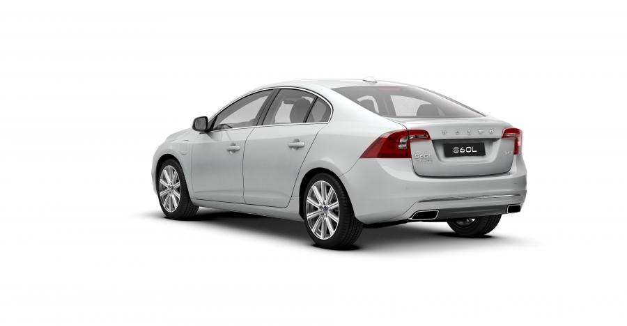  Volvo S60L Twin Engine 2015 года  (фото 2 из 2)